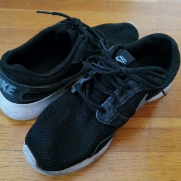Nike Kaishi Run 1.0, US Size 9, Black-White - Picture 1 of 8
